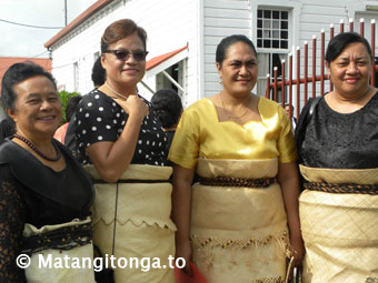 Lady Robyn Tu'ivakano (second from right) and wives of members of parliament.