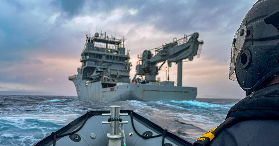 HMNZS Manawanui 