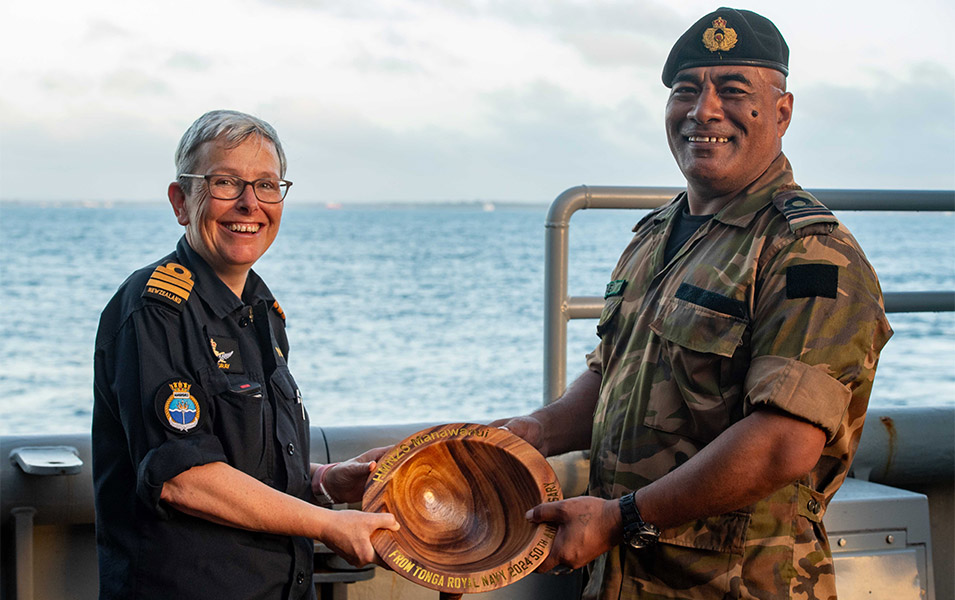 HMNZS Manawanui 