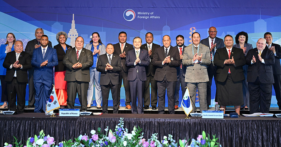 Tonga's Foreign Minister, HRH Crown Prince Tupouto’a ‘Ulukalala attended the 6th Korea-Pacific Islands Foreign Ministers Meeting held this week, 8-9 December, in Seoul, South Korea.