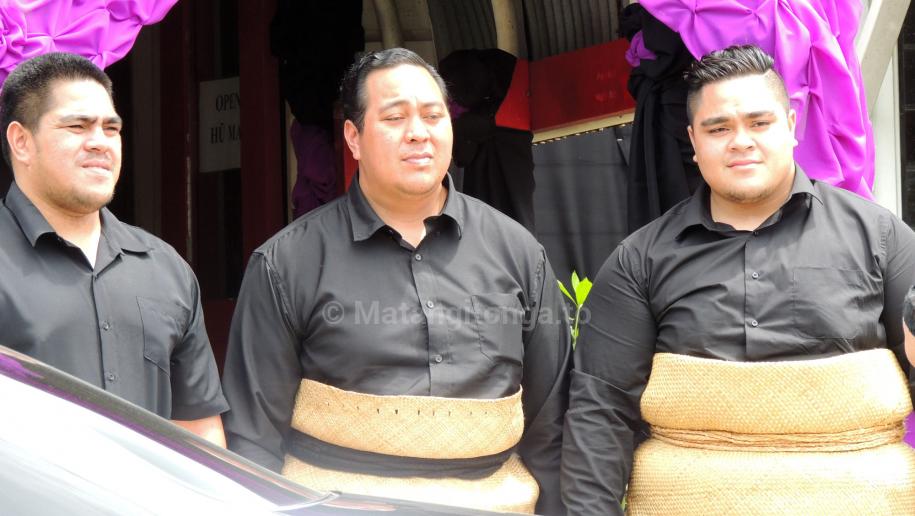 Traditional presentations for Royal funeral Matangi Tonga