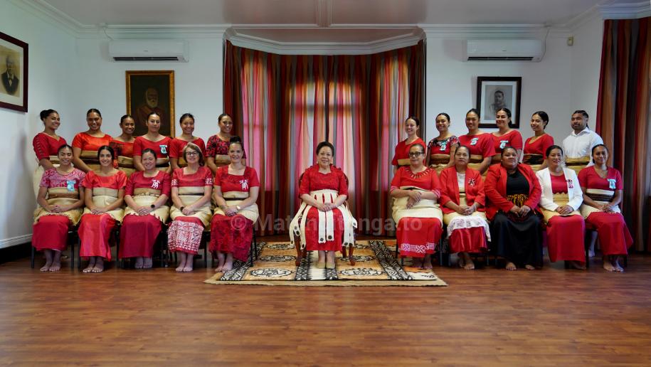 Tonga Tala meet Queen Nanasipau'u at the start of Tala-Tutone tour