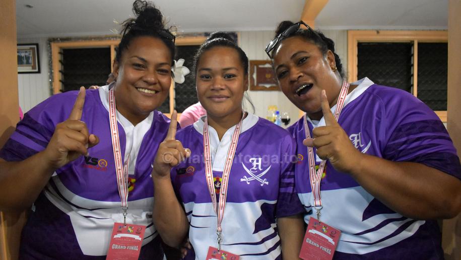 Women’s Vahe Hihifo and Men’s Vahe Kolo win rugby tournament Matangi